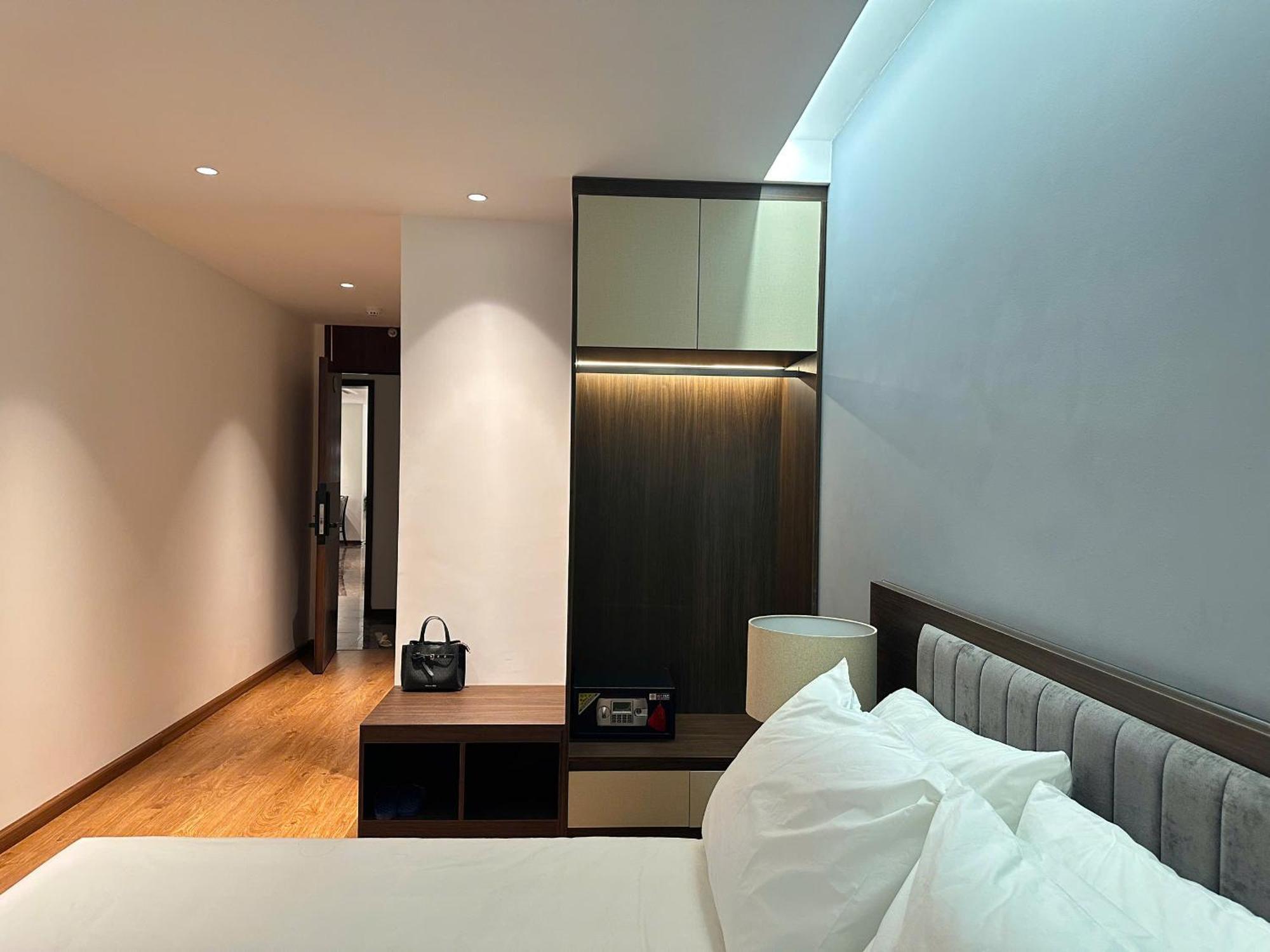 Luxe Paradise Truc Bach Apartment Hanoi
