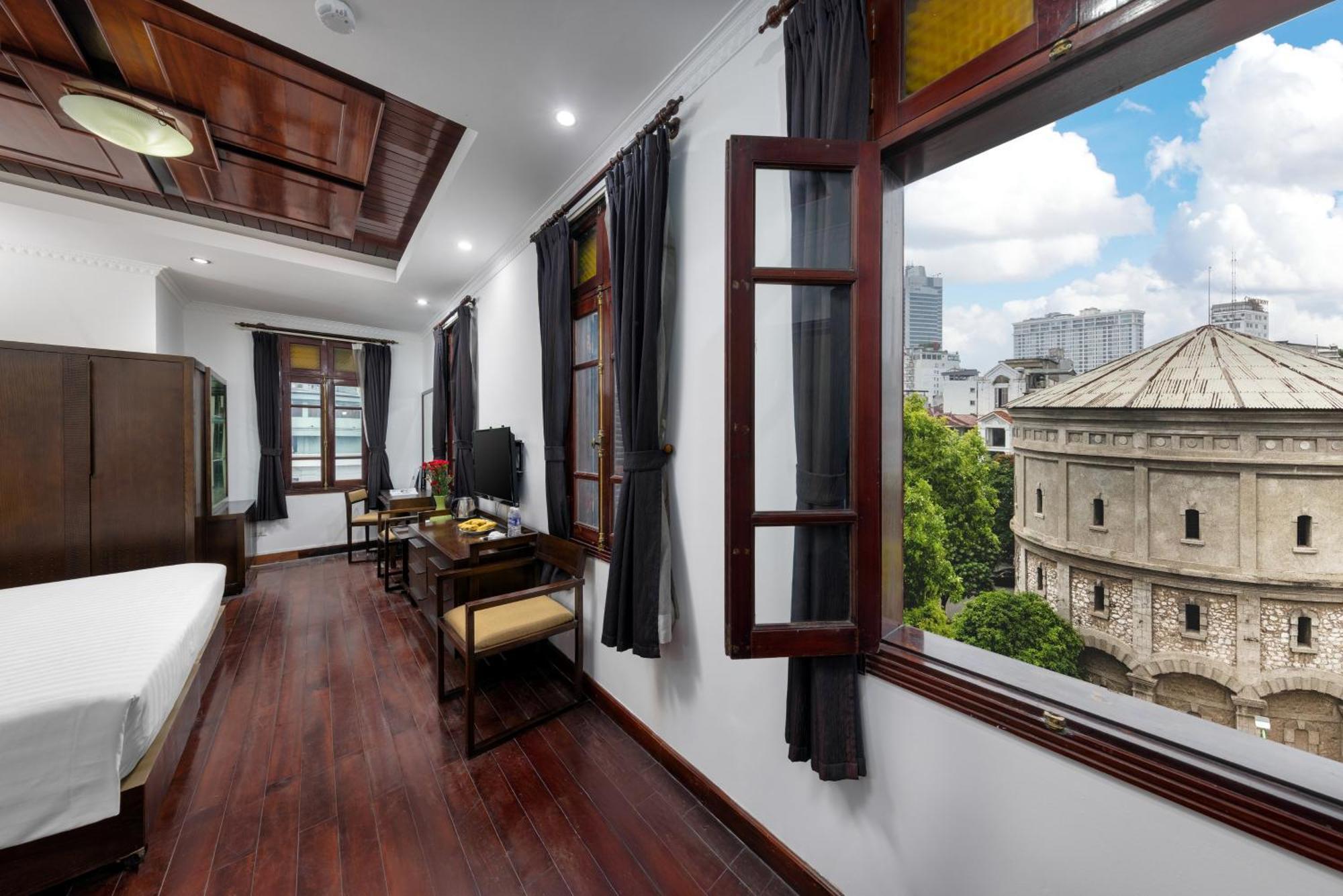 Posh Boutique Hotel 3*