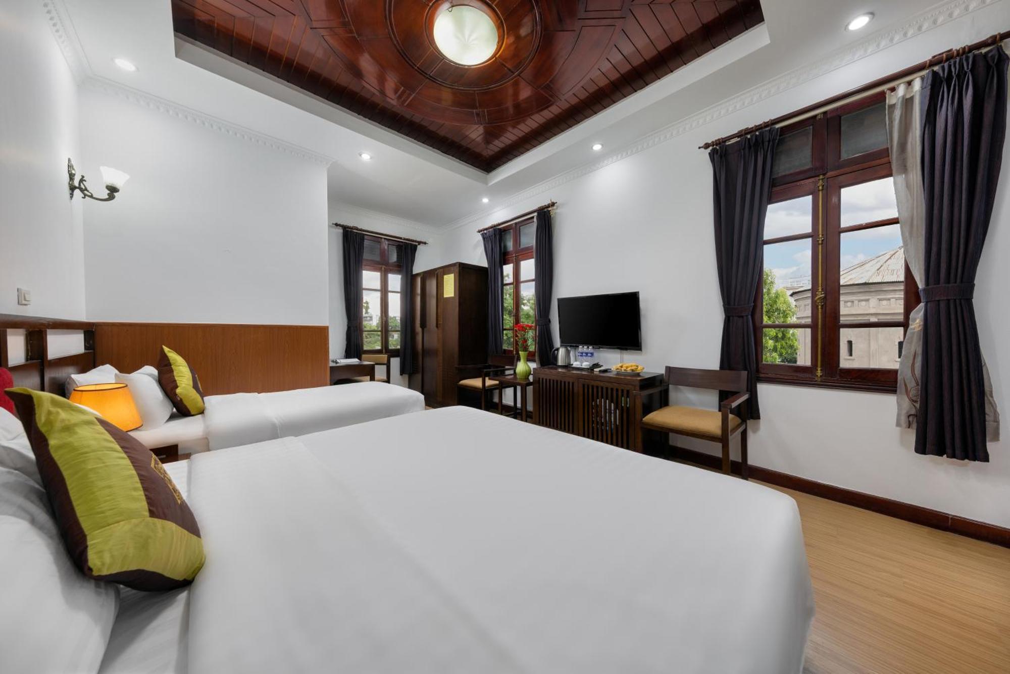 Posh Boutique 3*