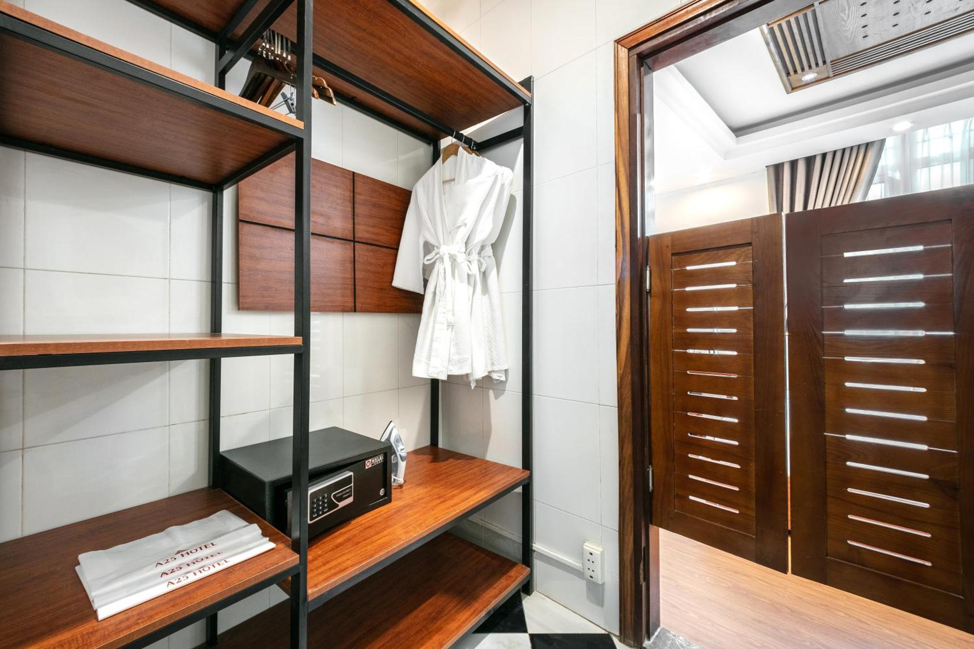 A25 Hotel - 44 Hang Bun 2* Hanoi