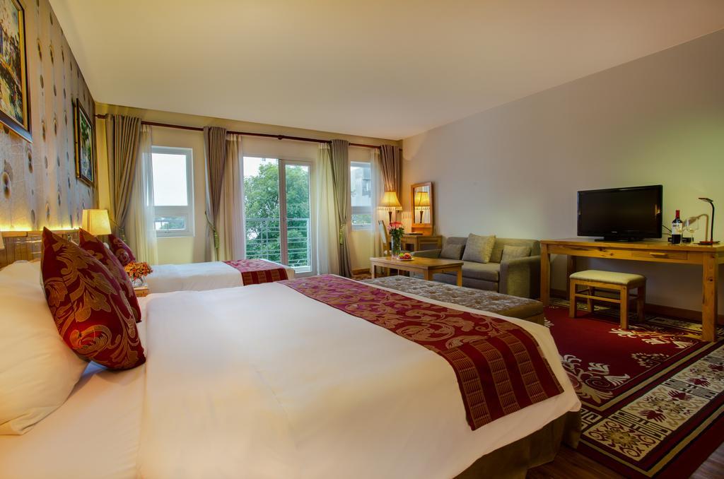 Viet View & Hotel
