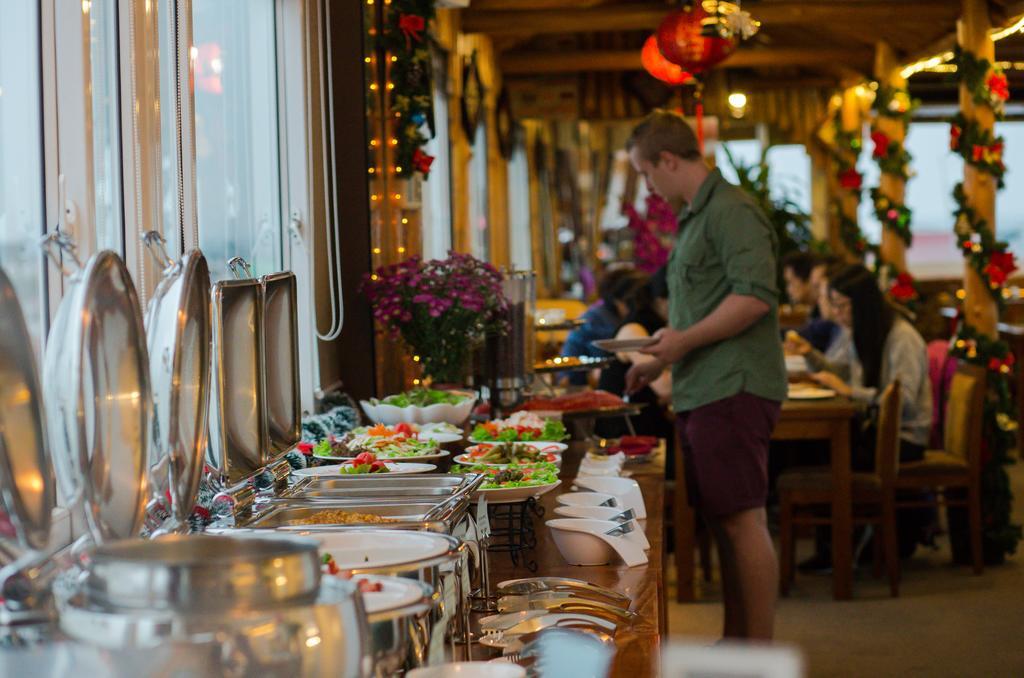 Viet View & 3*