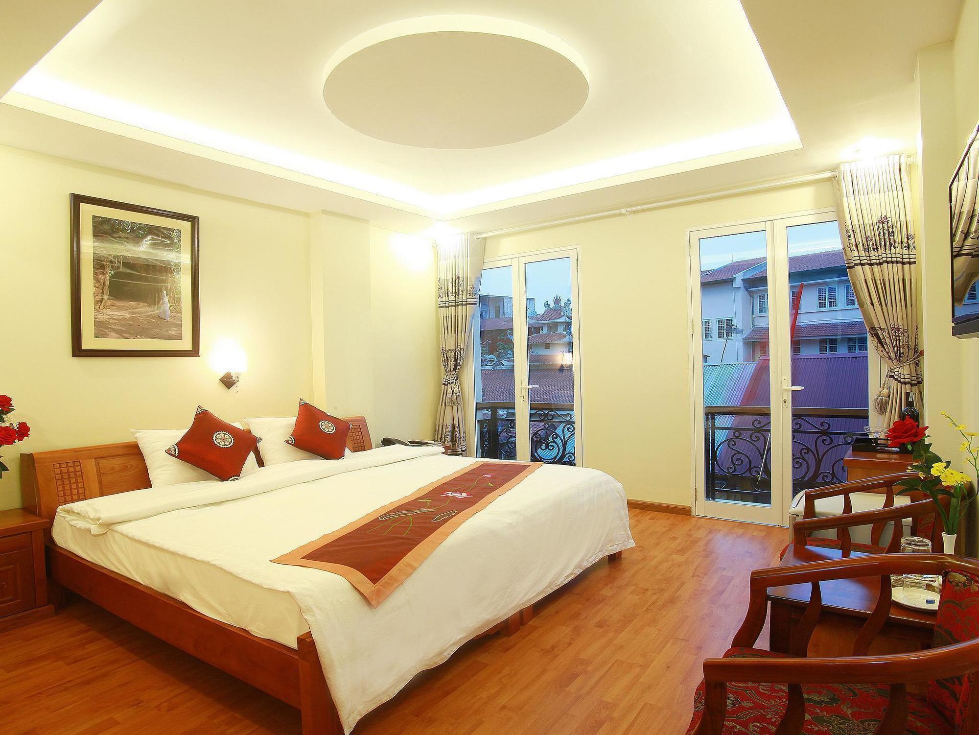 Delica Premium Hotel 4*
