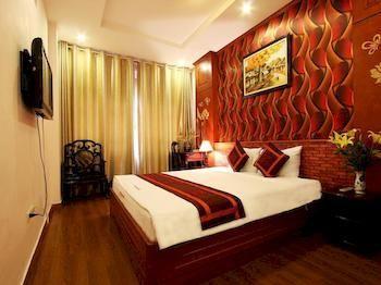 Golden Charm Hotel