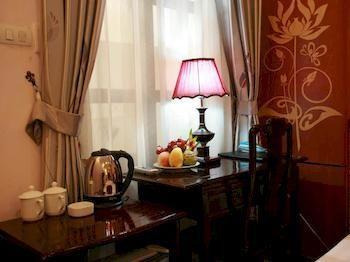 Golden Charm Hotel 2*