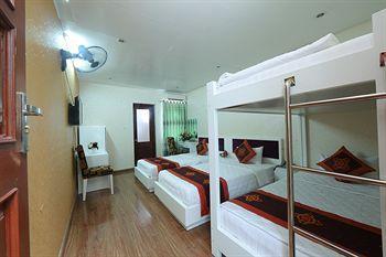 Little Hostel *