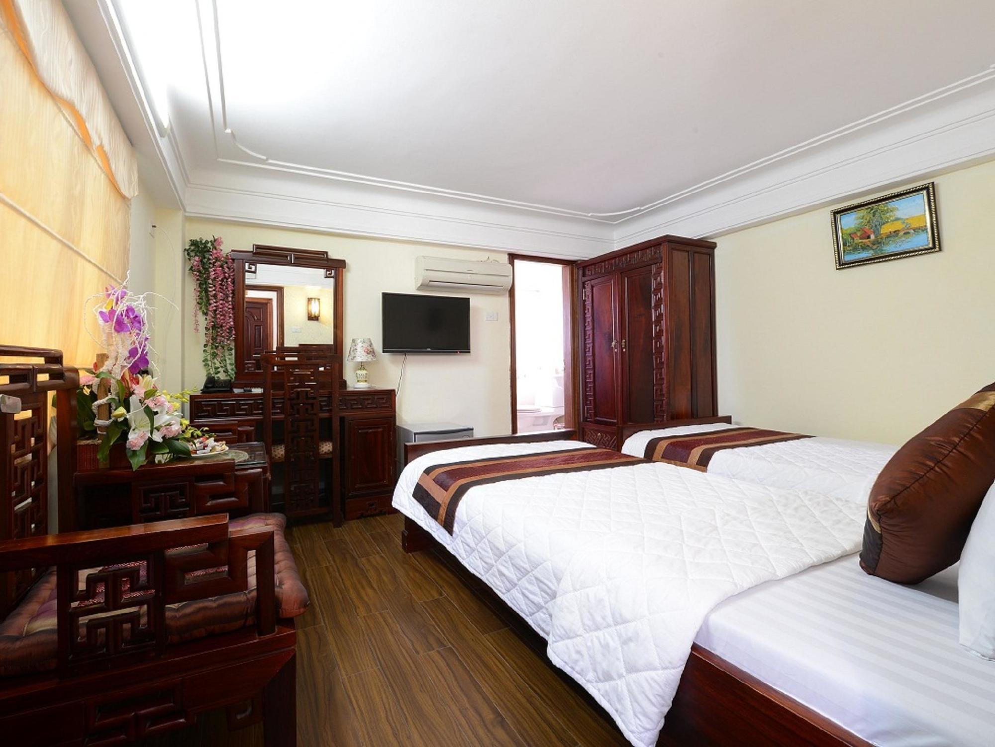 Little Hostel *