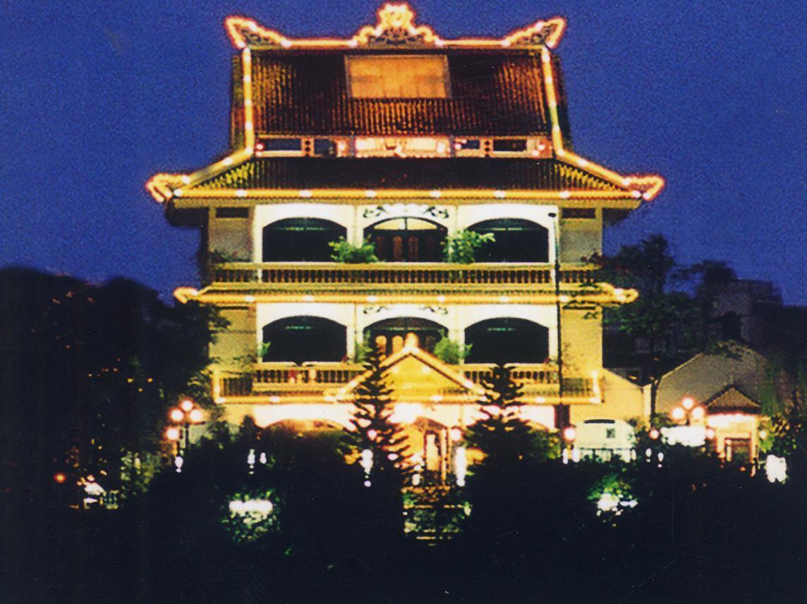 Dragon Hotel