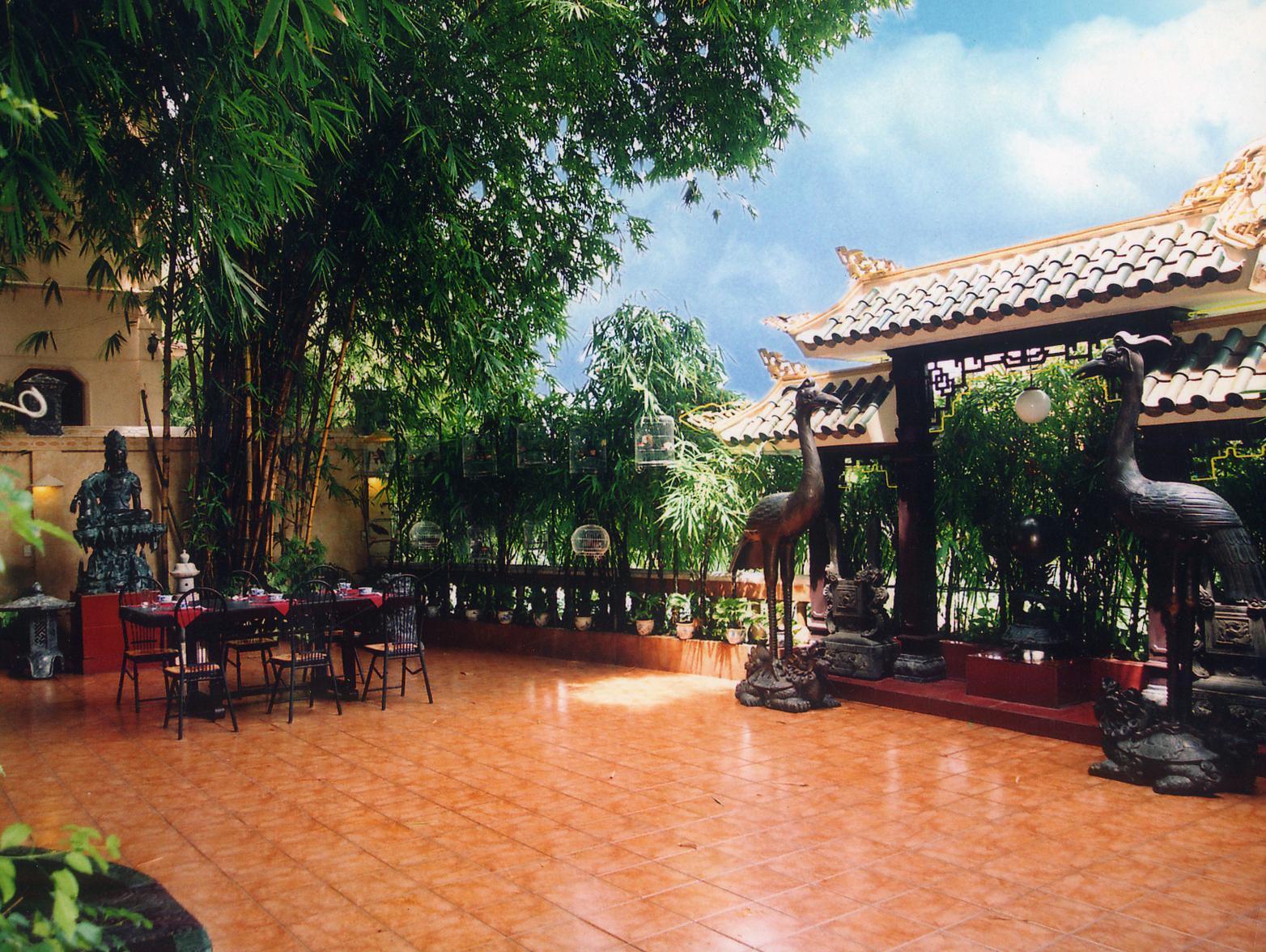 Dragon Hotel 3*