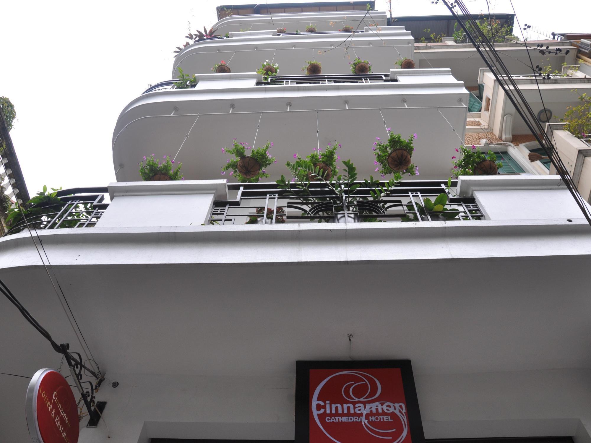 Cinnamon Cathedral Hotel 2*