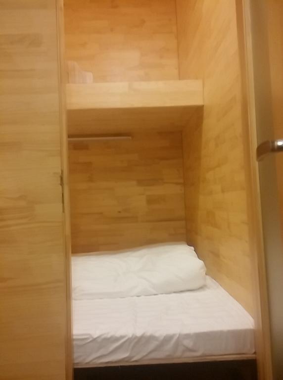 Box 2* Hanoi
