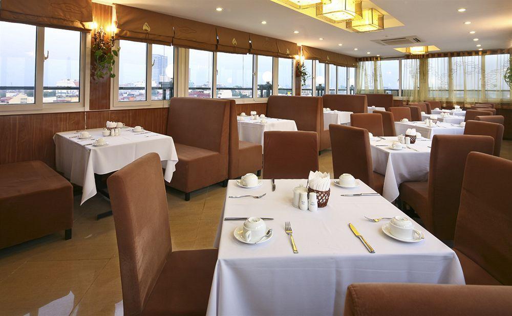 De Legend Hotel