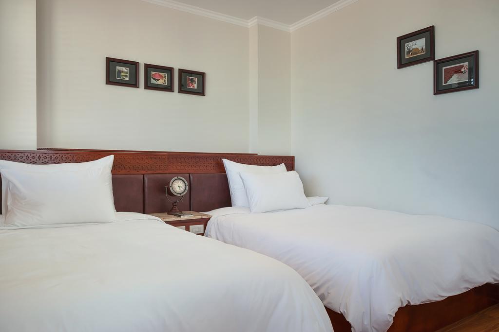 Hotel E Luxury & Restaurant 4*
