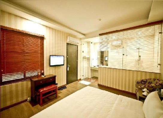 Hotel Night Hanoi