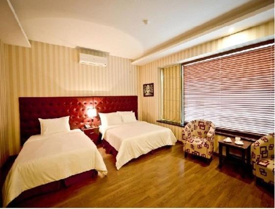 Night 3* Hanoi