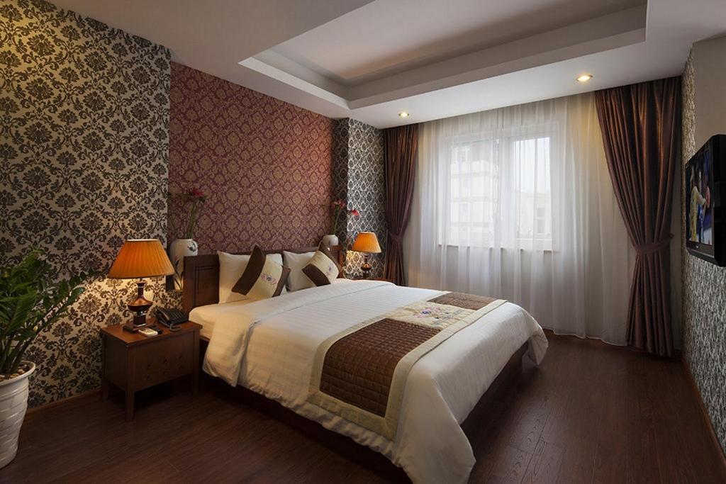 Hotel First Eden - Hang Bun