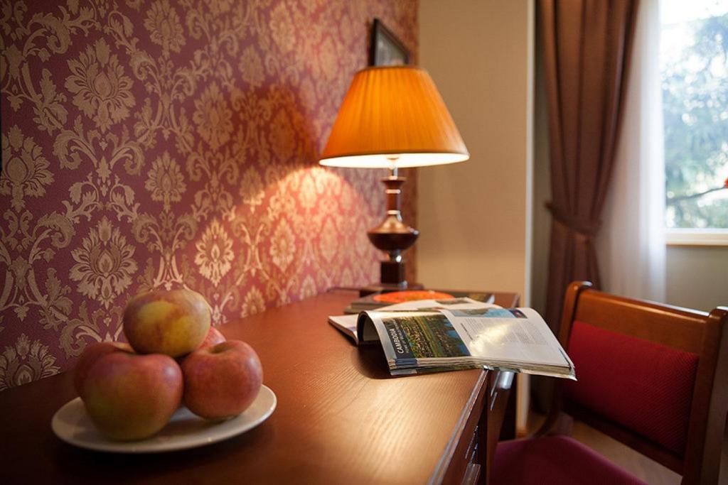 First Eden - Hang Bun Hotel
