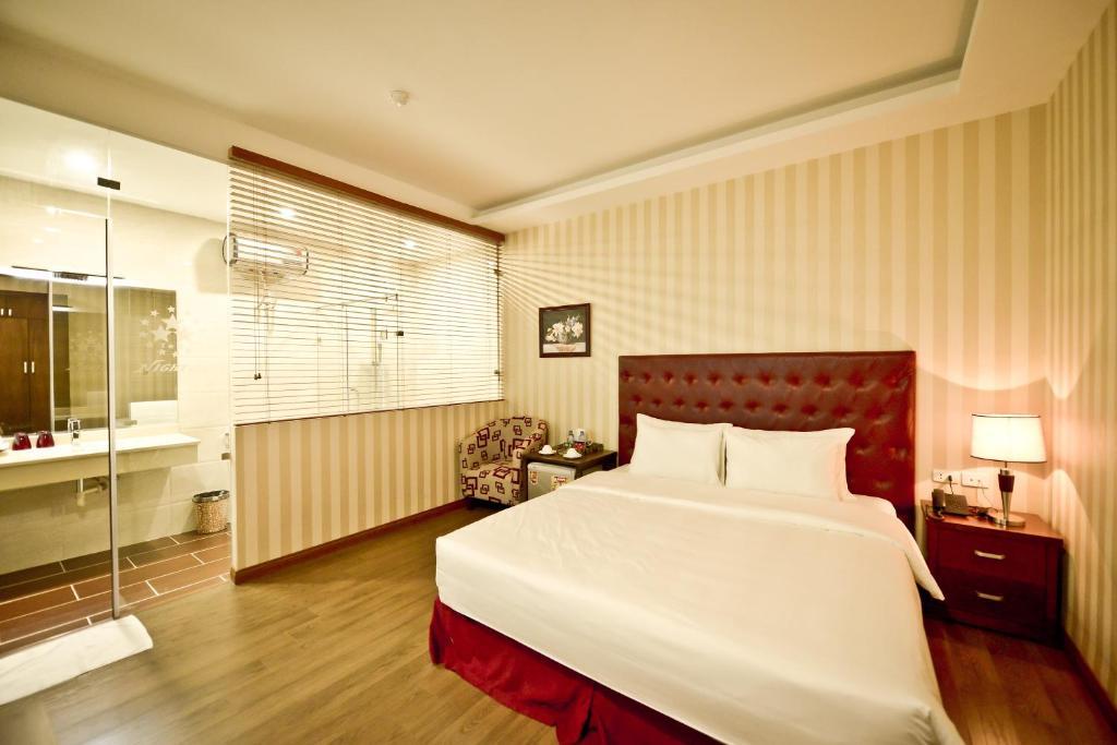 Hotel Night