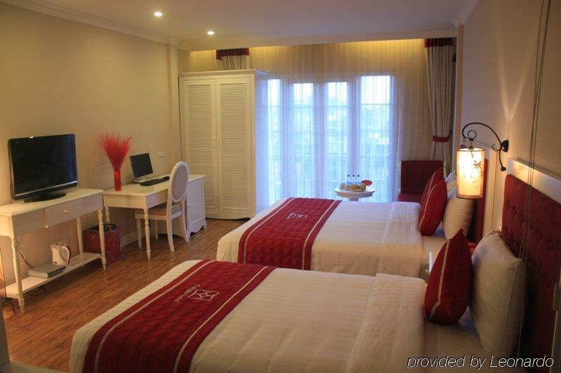 Calypso Premier Hotel 3*