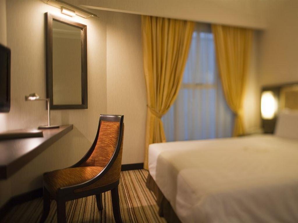 Silk Path Boutique 4*