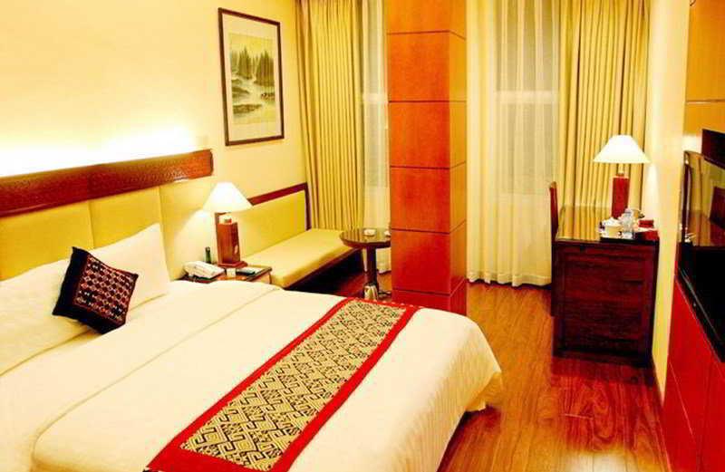Hotel E Luxury & Restaurant 4*