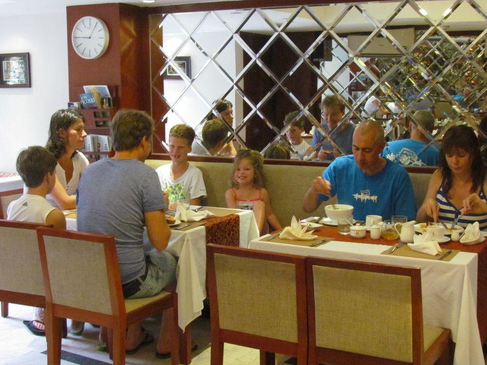 E Luxury & Restaurant Hotel