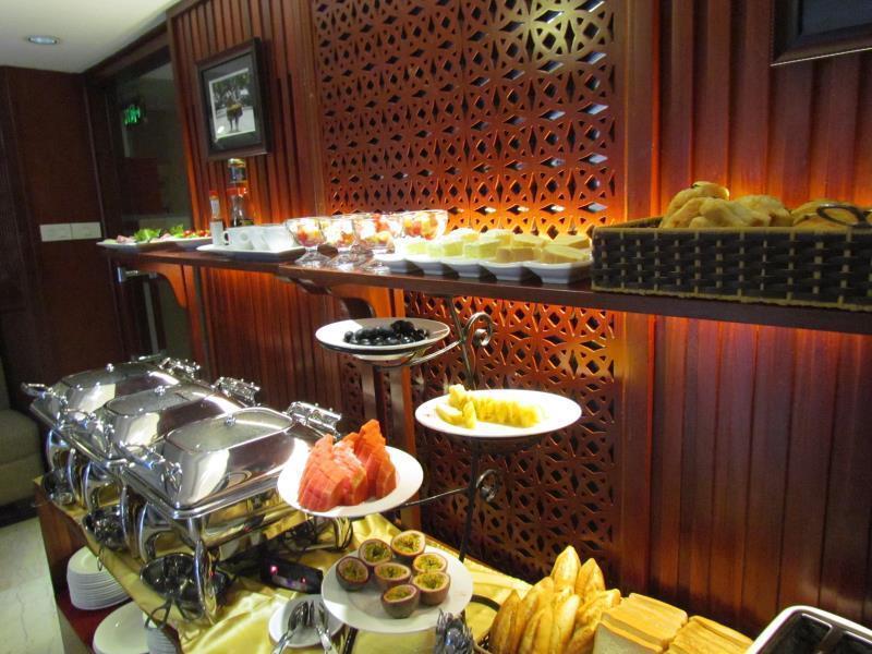 E Luxury & Restaurant Hotel 4*