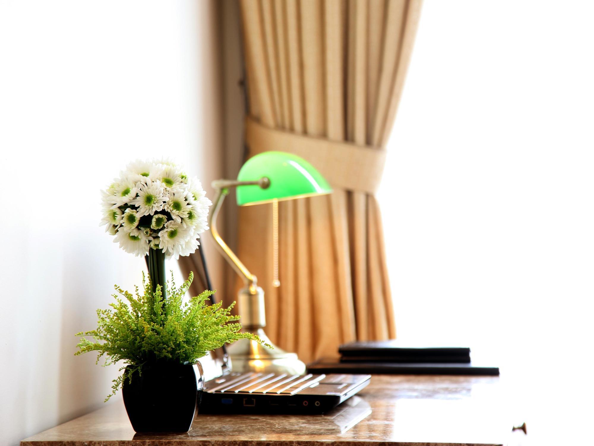 E Luxury & Restaurant Hotel