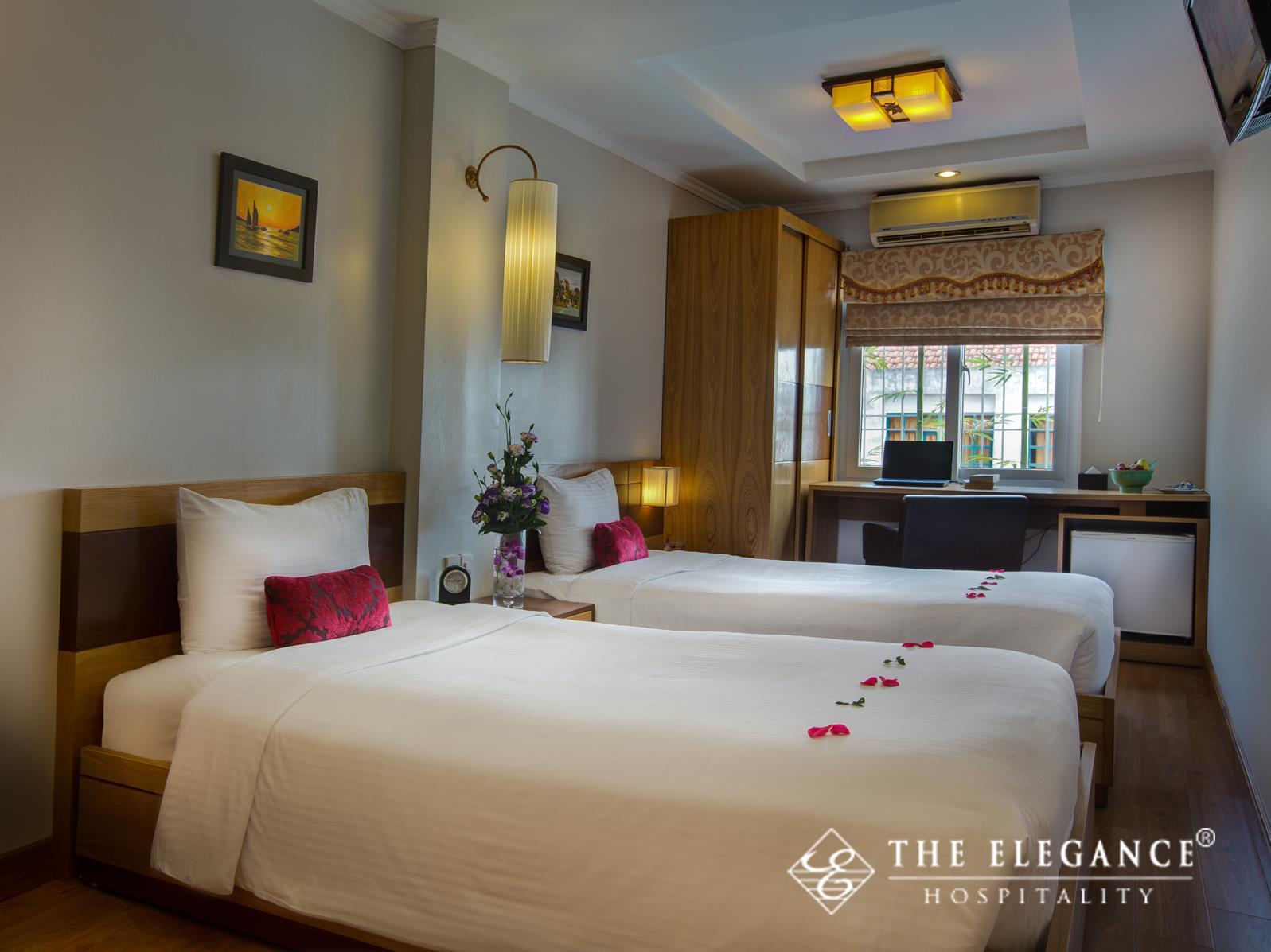 Eliana Ruby & Travel 3*