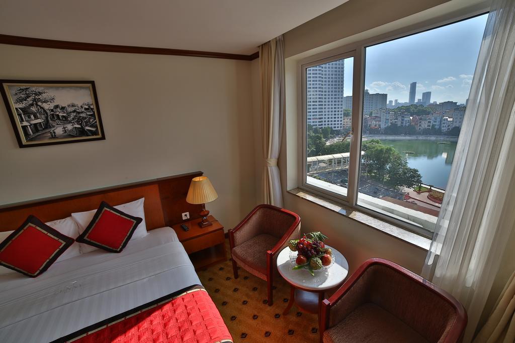 Hotel Sunny 1