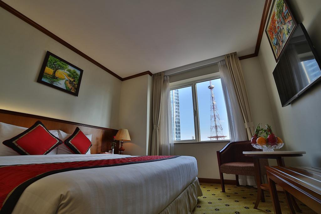 Hotel Sunny 1