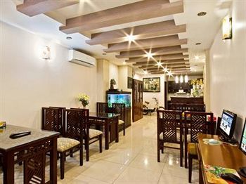 Cristina Center & Hanoi