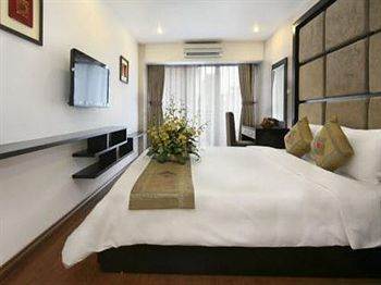 At Lily's Hotel 3*