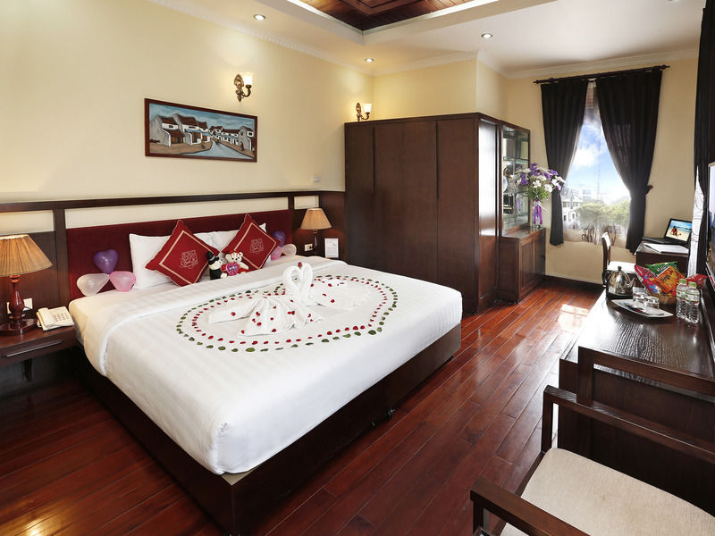 Posh Boutique 3*