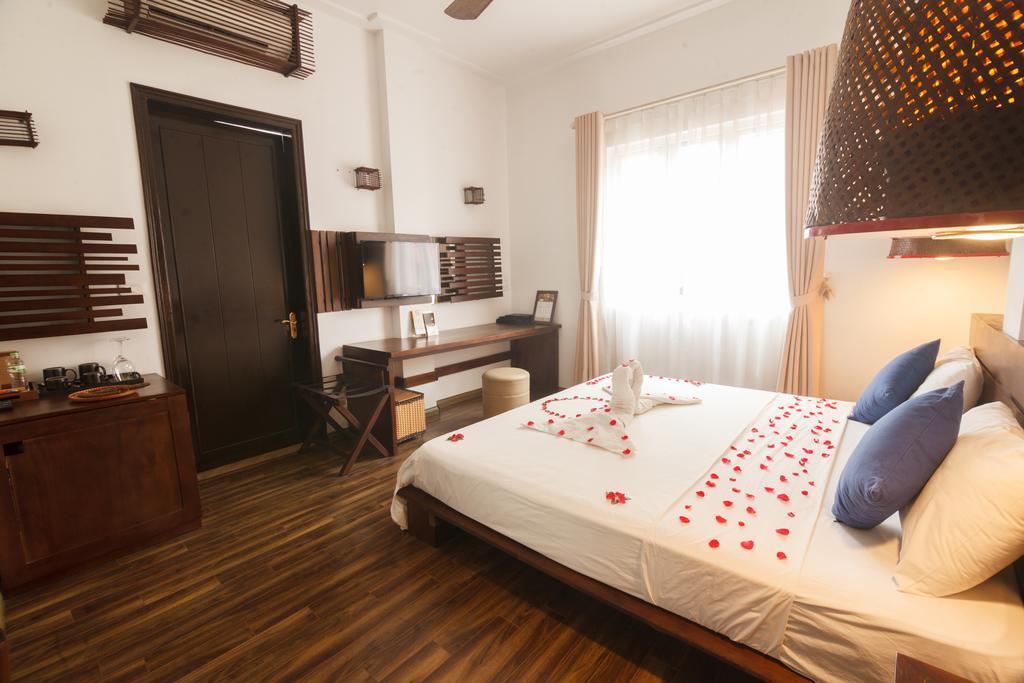 Cinnamon Cathedral Hotel