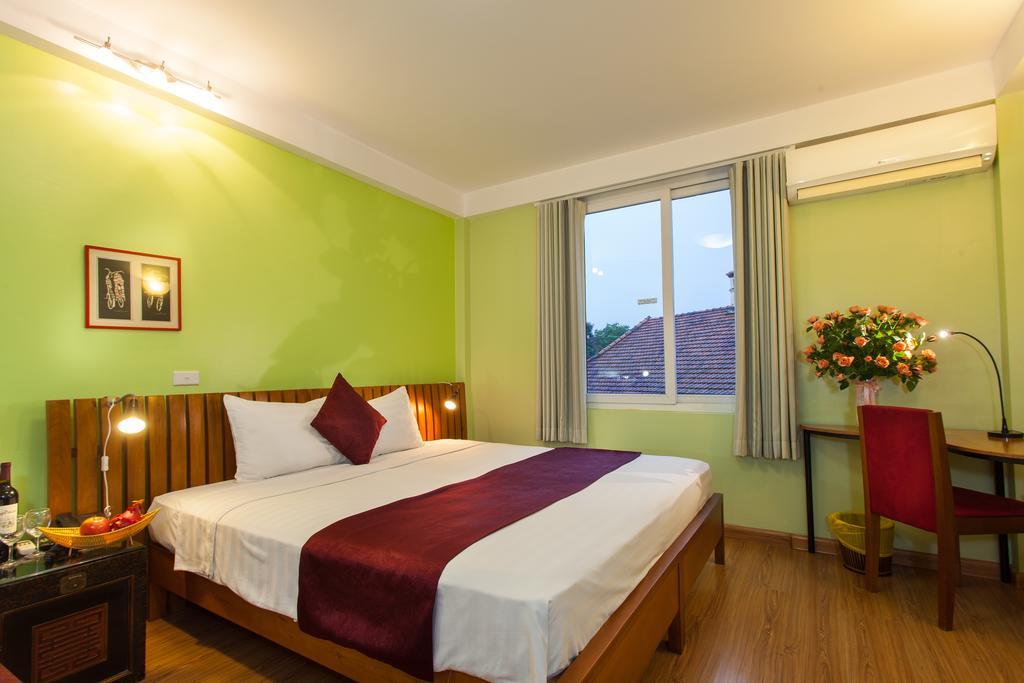 Iris Boutique Hotel 3*