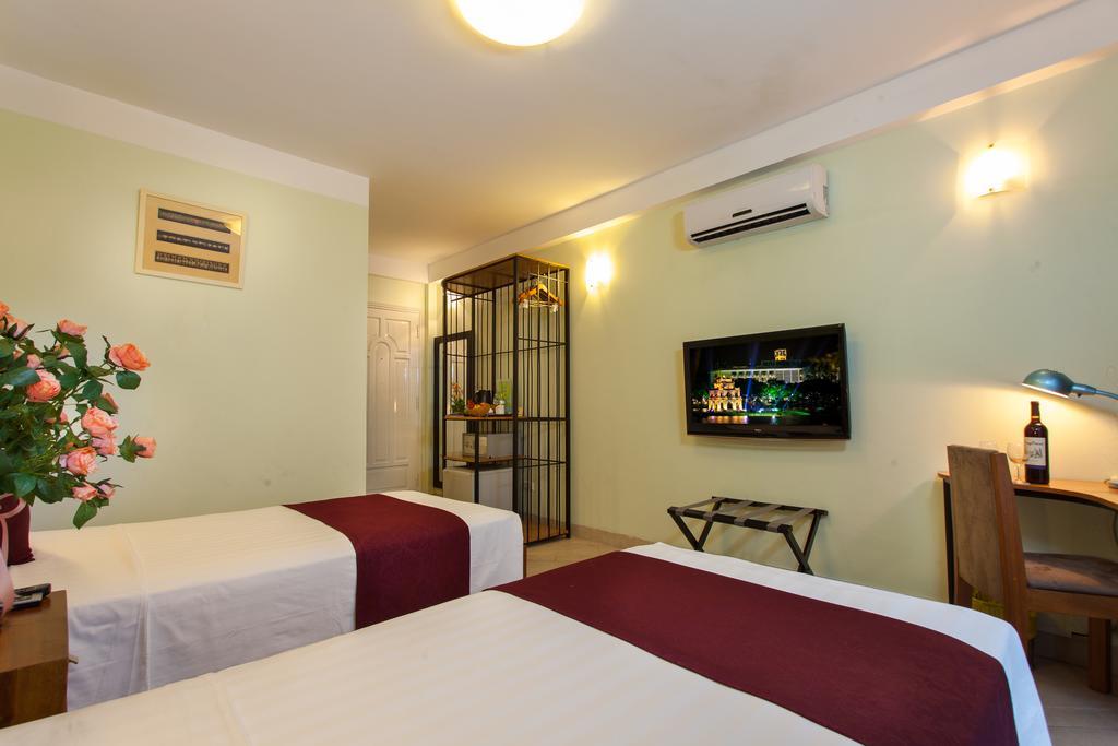 Iris Boutique Hanoi