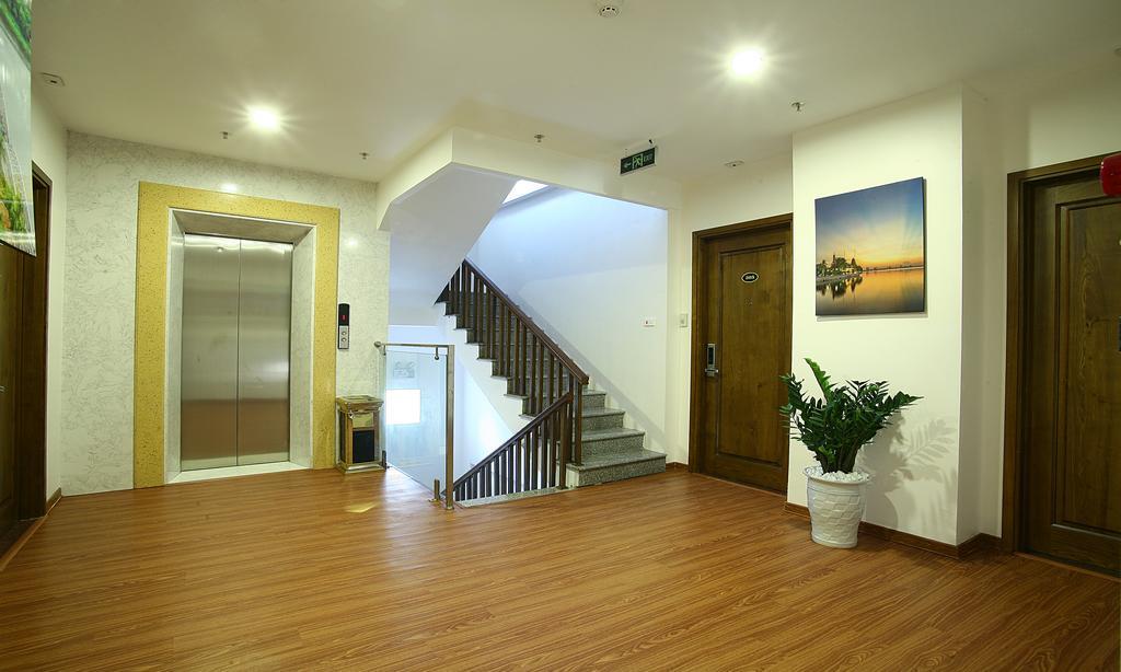 West & Hotel 3*