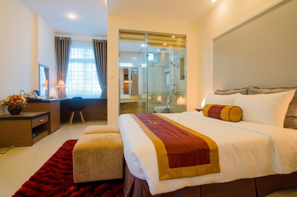 Hotel Smile