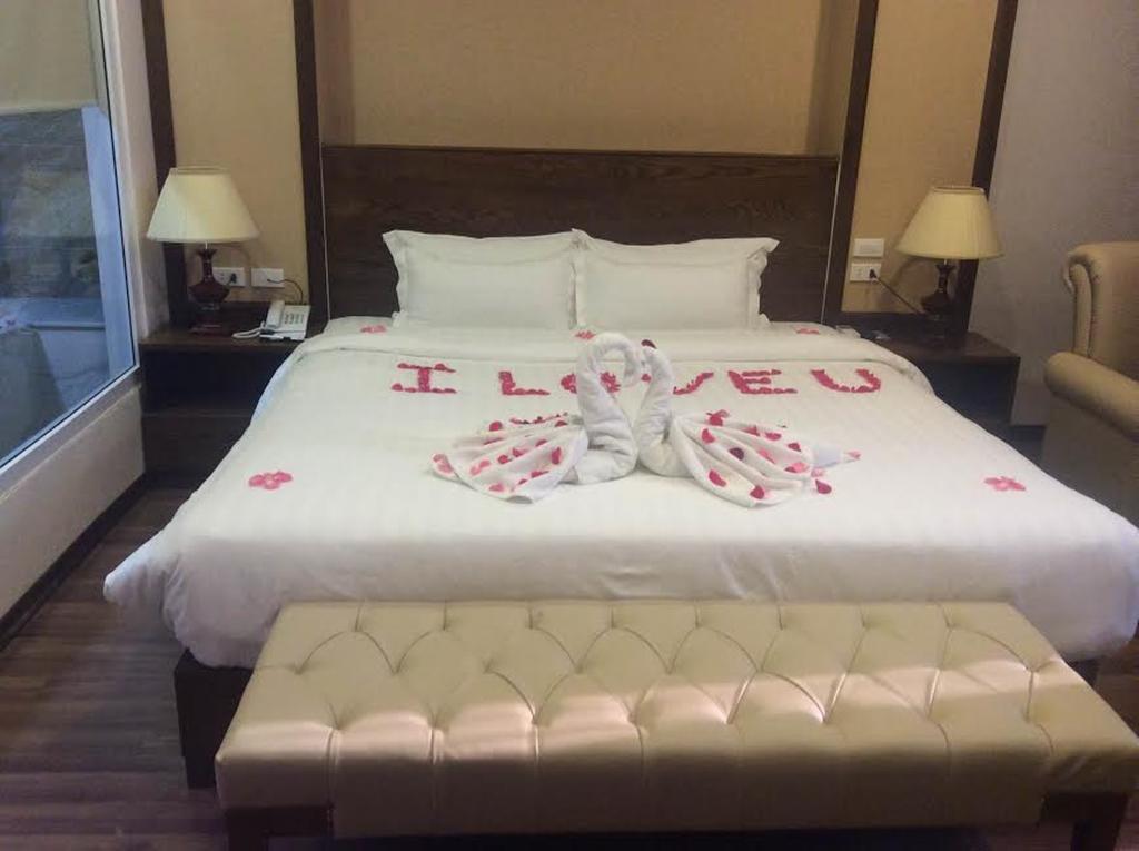 Hotel West & 3*