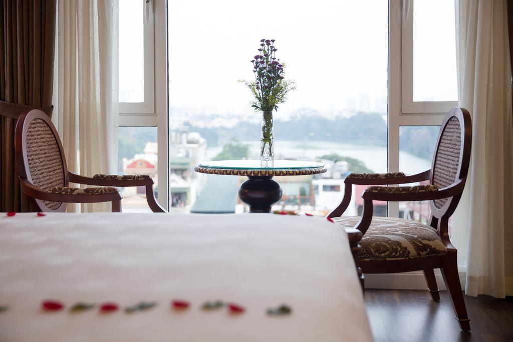 Damsels Boutique 4*