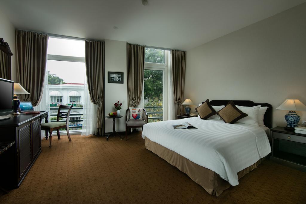 Zephyr Boutique Hotel 4*