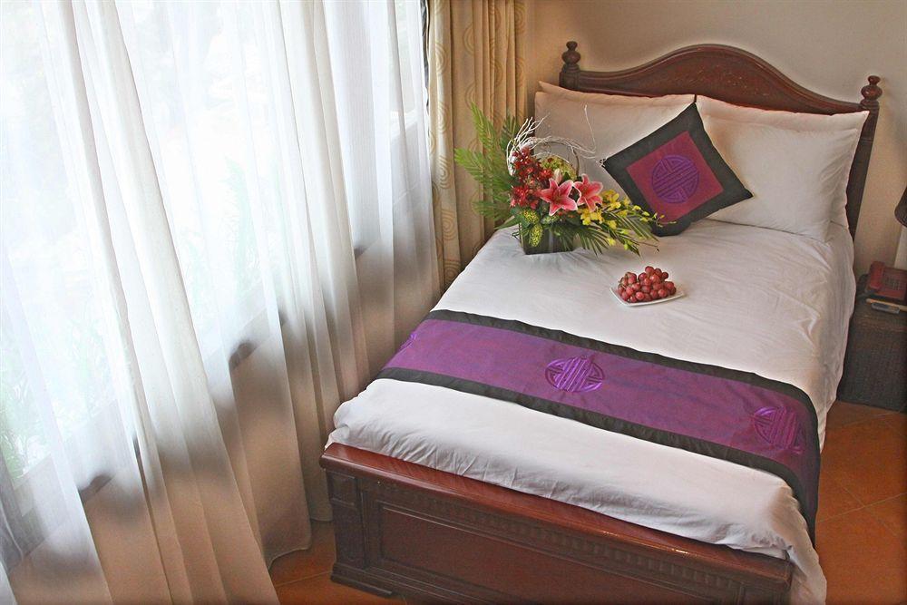 Hotel Golden Moon & Travel