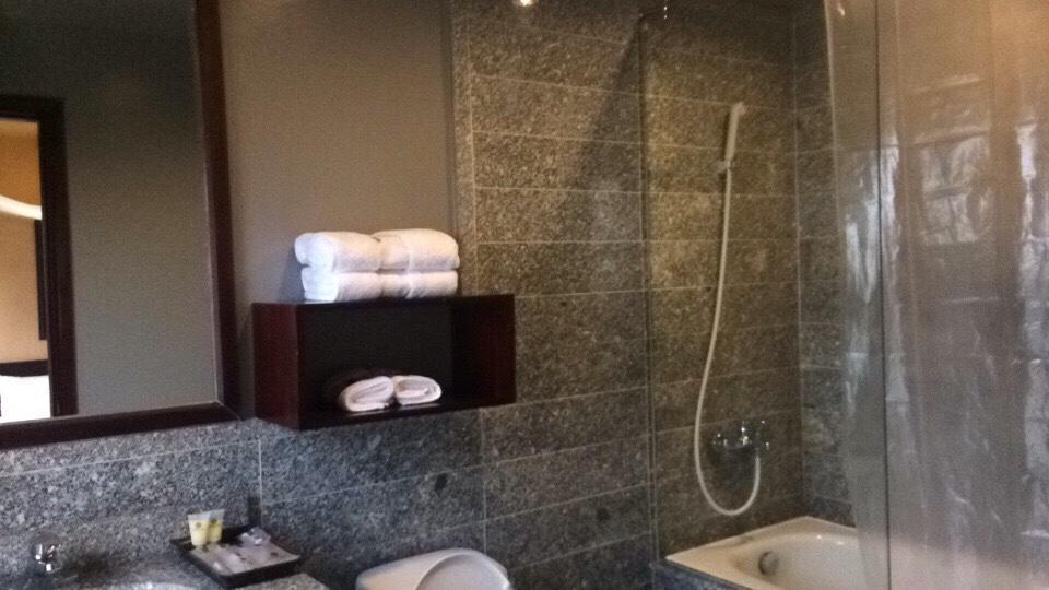 L Hotel 3*