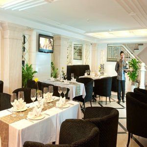Victor Metropolis & Rooftop Bar In Hotel 4*
