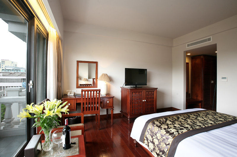 Lan Vien 4* Hanoi