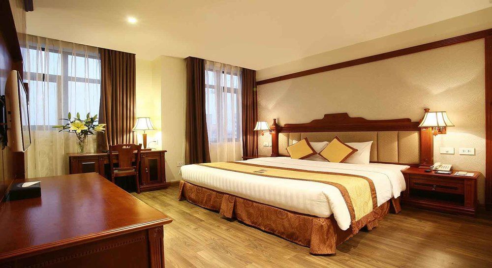 Western Hotel 4*