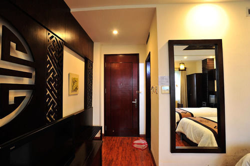 Wild Lotus - Xuan Dieu Hotel Hanoi