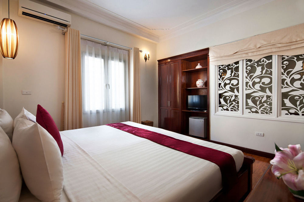 Hotel Golden Moon & Travel