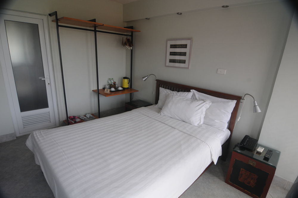 Iris Boutique Hotel 3*